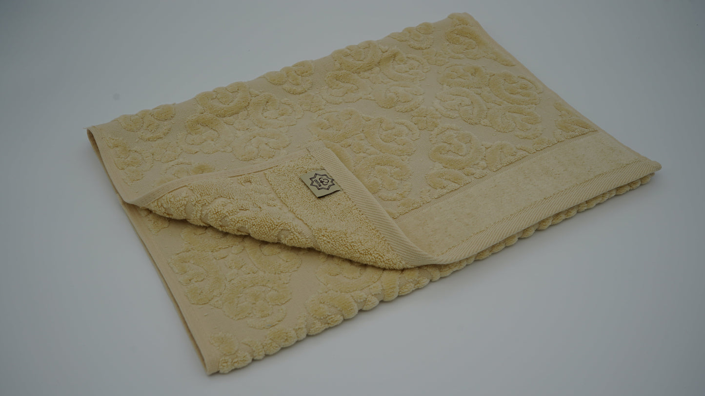 Ivory Damask Jacquard Towel – 70 × 140 cm