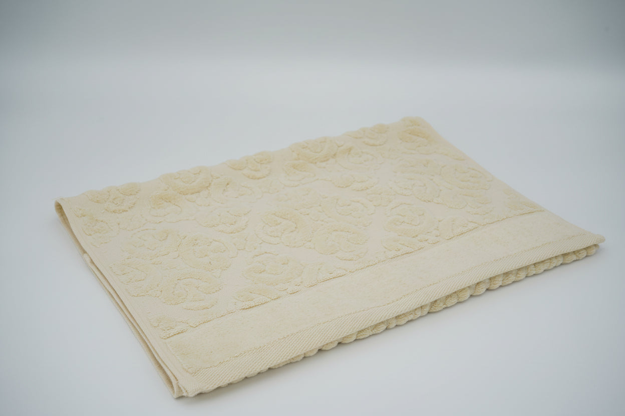 Ivory Damask Jacquard Towel – 70 × 140 cm