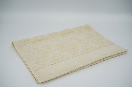 Ivory Damask Jacquard Towel – 70 × 140 cm