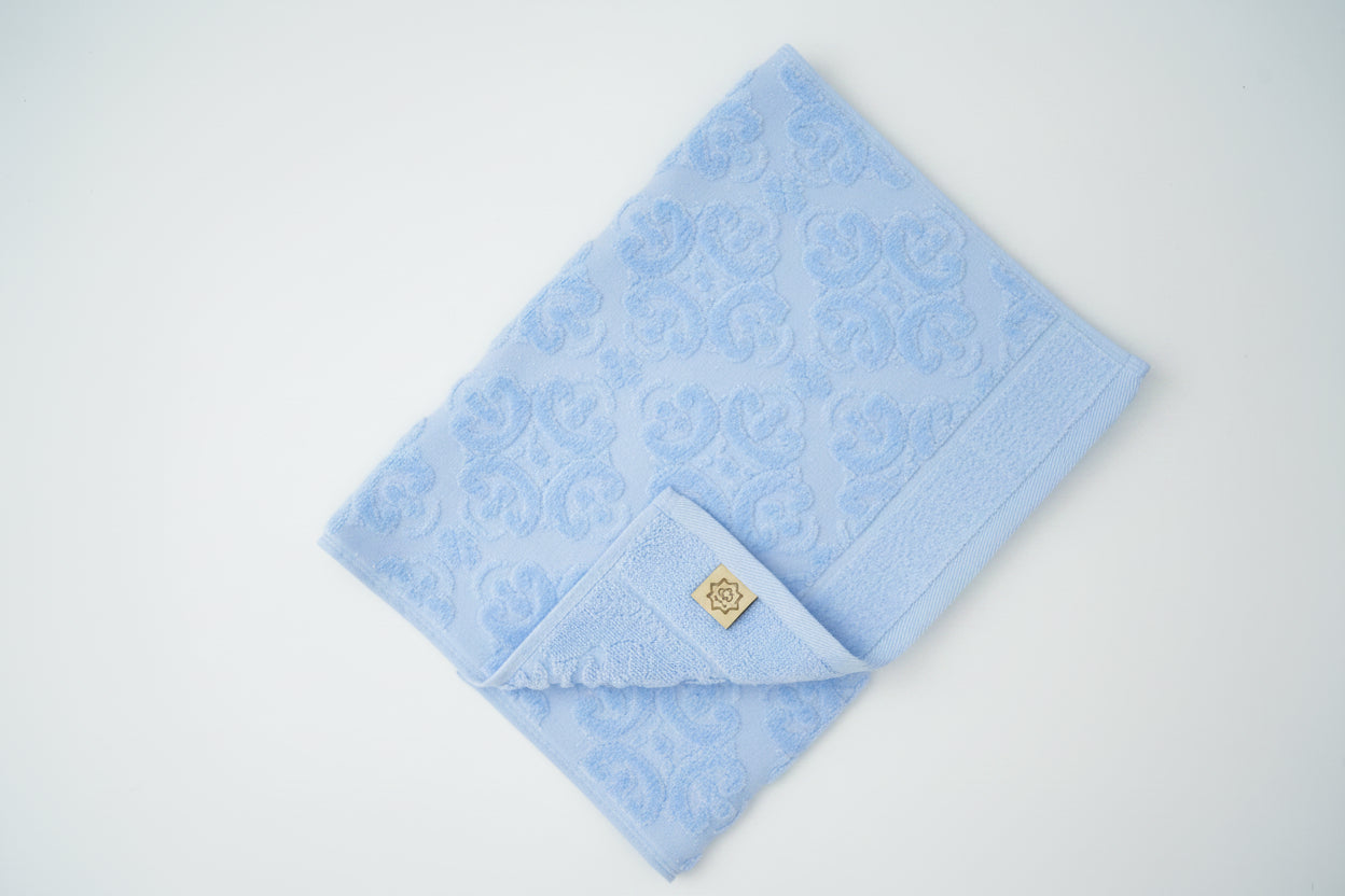 Sky Blue Damask Jacquard Towel – 70 × 140 cm