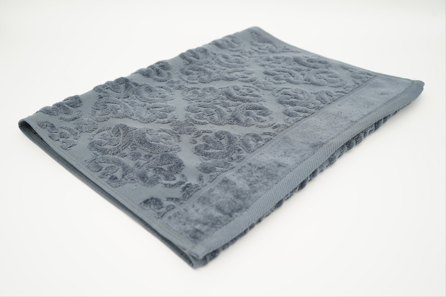 Charcoal Grey Damask Jacquard Towel – 70 × 140 cm
