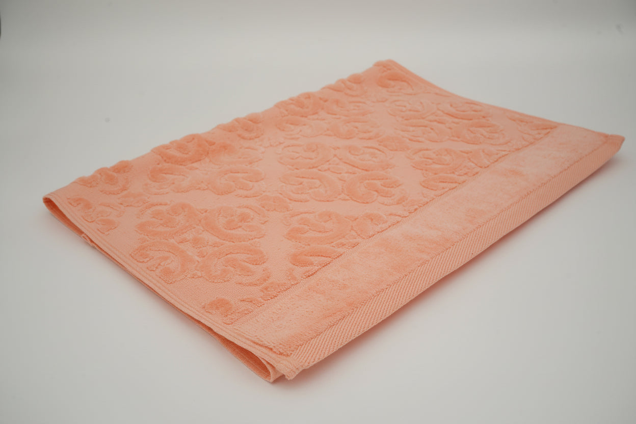 Soft Peach Damask Jacquard Towel – 70 × 140 cm