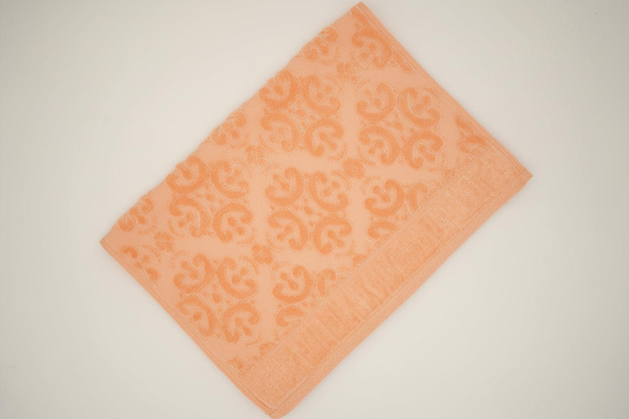 Soft Peach Damask Jacquard Towel – 70 × 140 cm