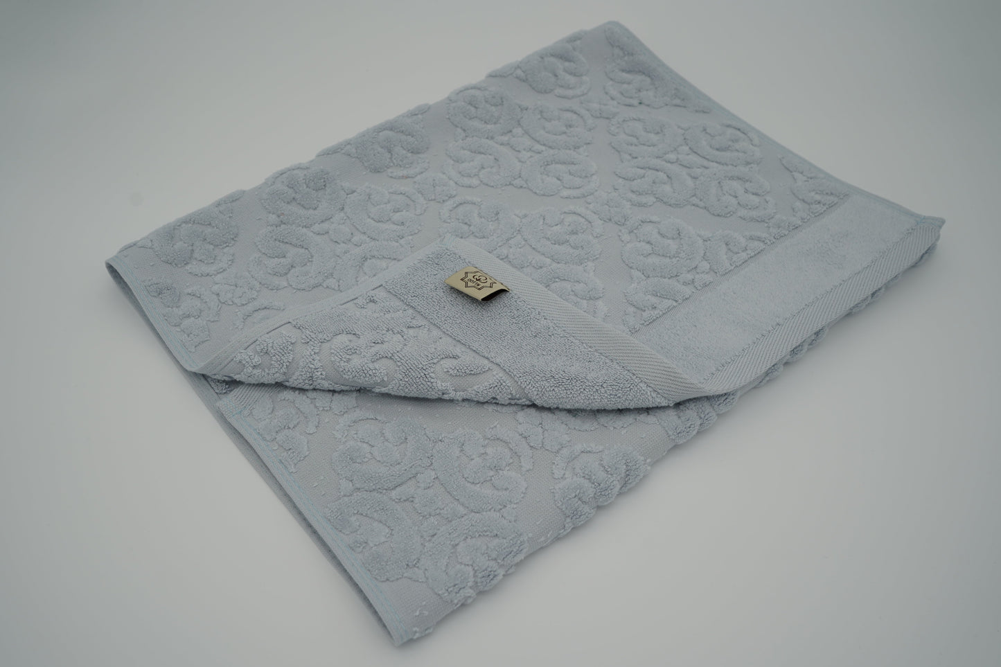 Misty Blue-Grey Damask Jacquard Towel – 70 × 140 cm