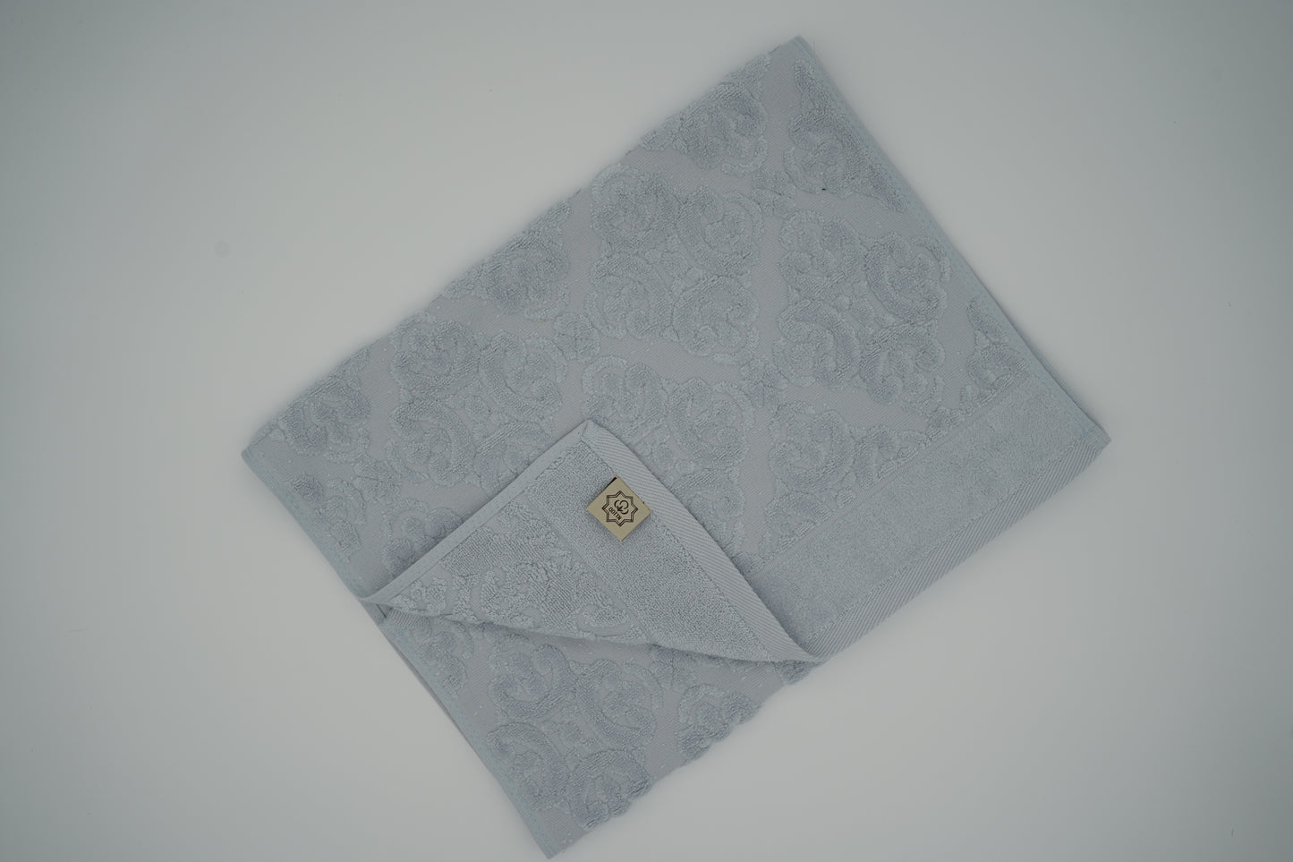 Misty Blue-Grey Damask Jacquard Towel – 70 × 140 cm
