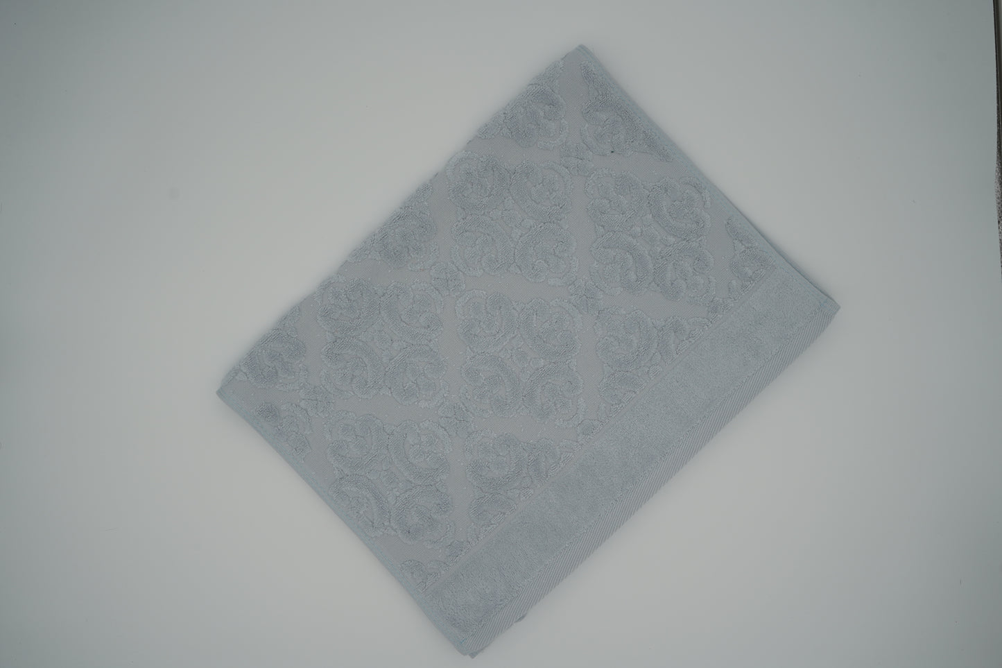 Misty Blue-Grey Damask Jacquard Towel – 70 × 140 cm