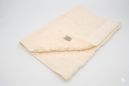 Cream Ivory Damask Jacquard Towel – 70 × 140 cm